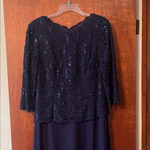 Alex Evenings Midnight Lace Gown - Picture 3 of 4